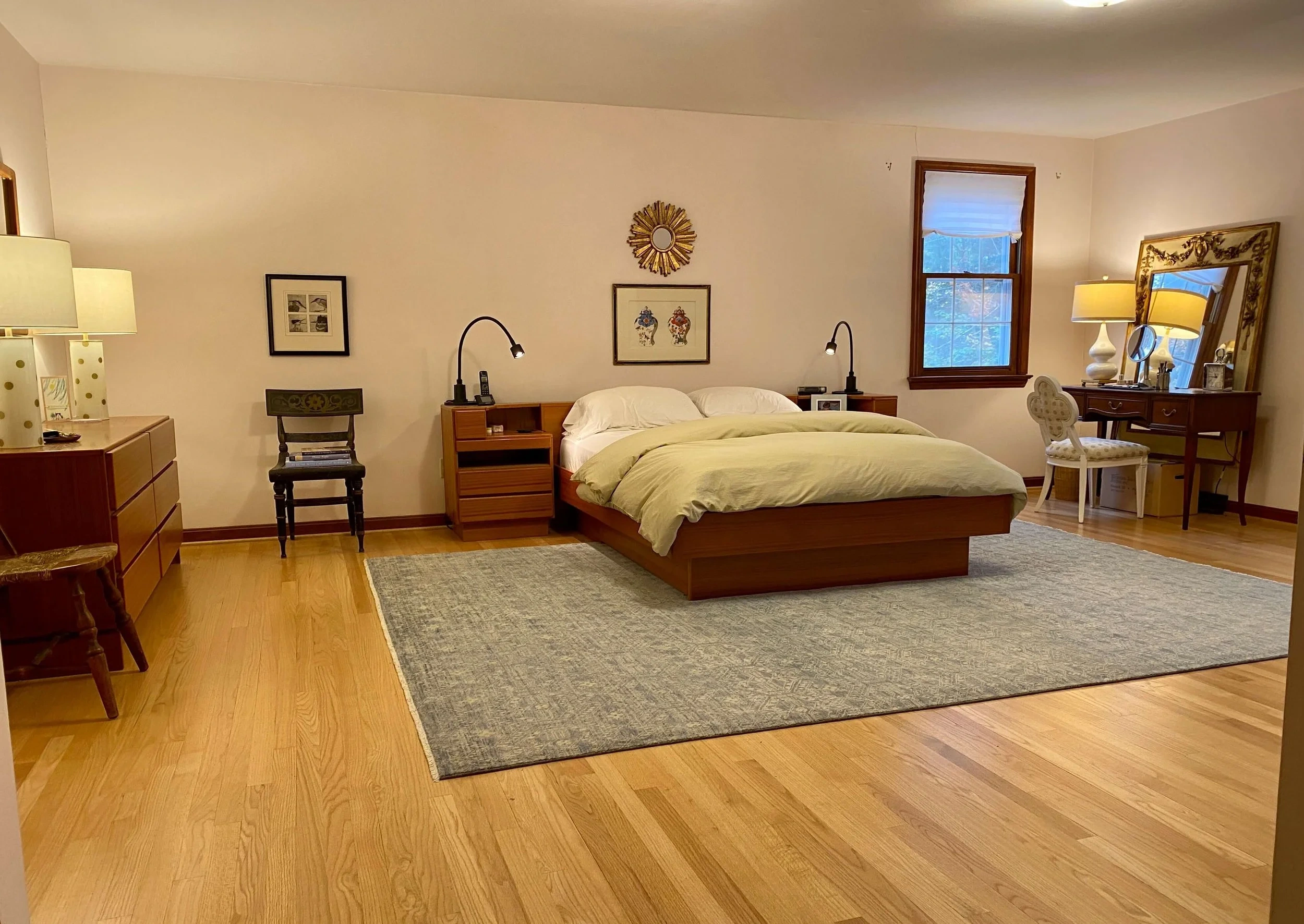 Mách bạn cách kê giường giúp phòng rộng, ngủ sâu hơn - 3 Mách bạn cách kê giường giúp phòng rộng, ngủ sâu hơn - 3