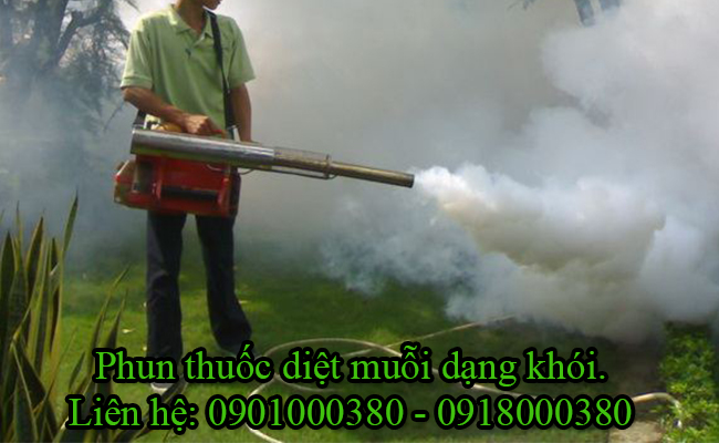 Phun thuốc diệt muỗi bằng phương pháp khói. Phun thuốc diệt muỗi bằng phương pháp khói.